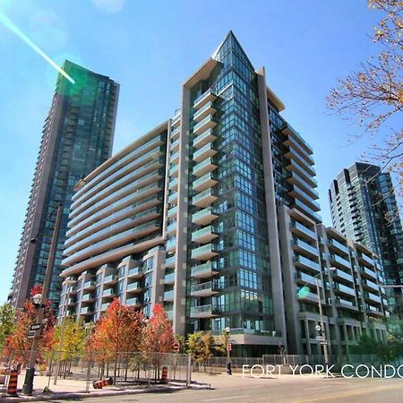 Lakefront Living Downtown Toronto - Free Parking, Gym, Indoor Pool المظهر الخارجي الصورة