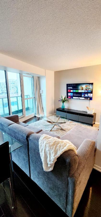 Lakefront Living Downtown Toronto - Free Parking, Gym, Indoor Pool المظهر الخارجي الصورة