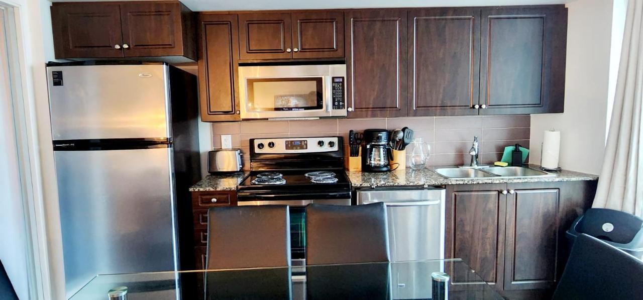Lakefront Living Downtown Toronto - Free Parking, Gym, Indoor Pool المظهر الخارجي الصورة