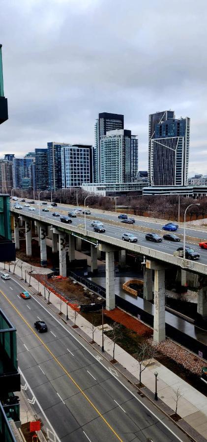 Lakefront Living Downtown Toronto - Free Parking, Gym, Indoor Pool المظهر الخارجي الصورة